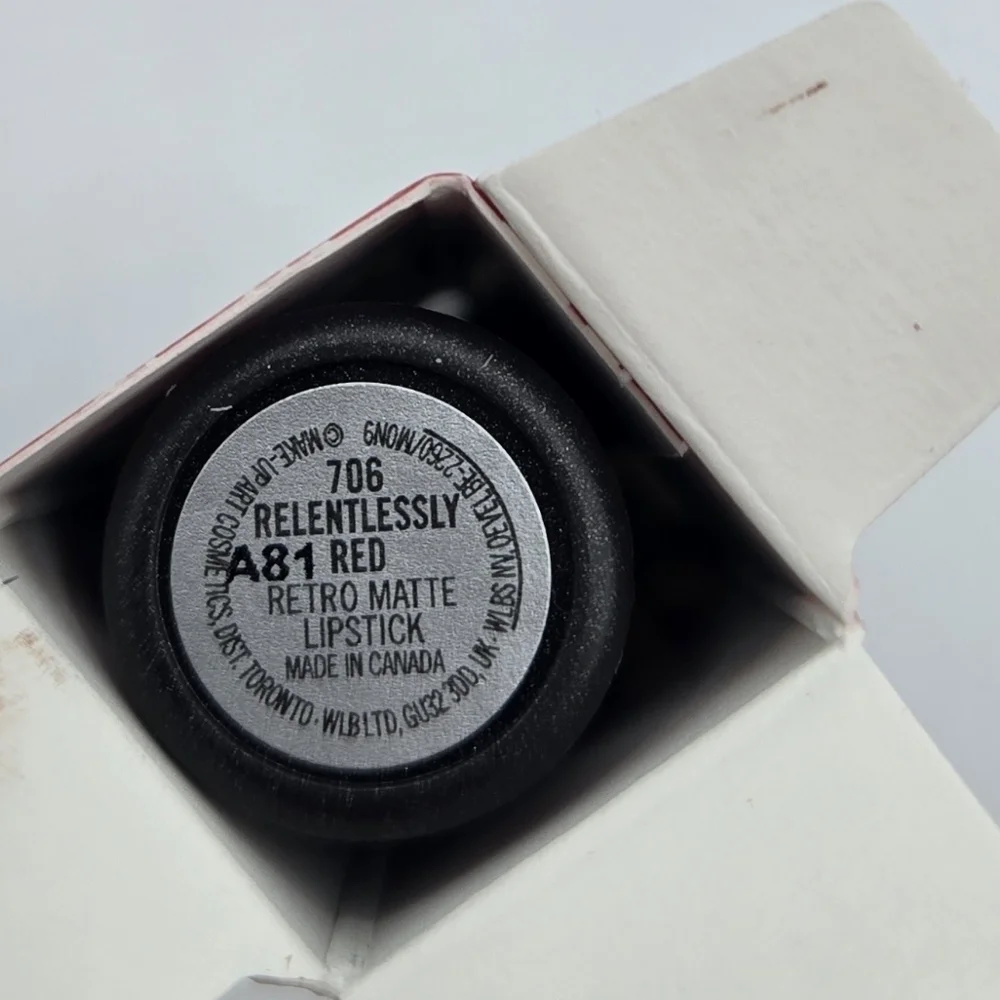 MAC Relentlessly Red 706 Retro Matte Lipstick